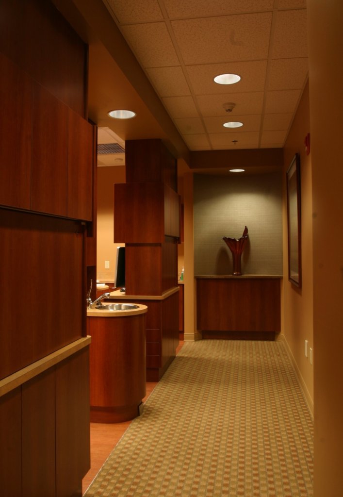 Interior hallway photo of Puyallup WA dental practice: Johns Family Dentistry